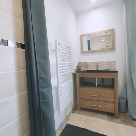 Au Pied Du Lariat 3* Léoville