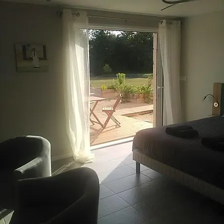 Au Pied Du Lariat Bed & Breakfast 3*