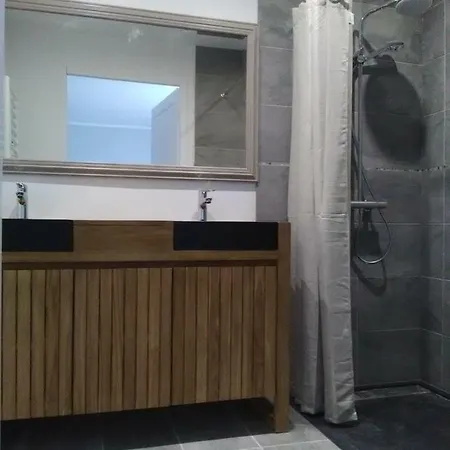 Au Pied Du Lariat 3* Léoville